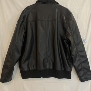 Faux Leather Bomber Jacket Mens Large Black Rib Knit Collar Hem Quilted‎ Lining